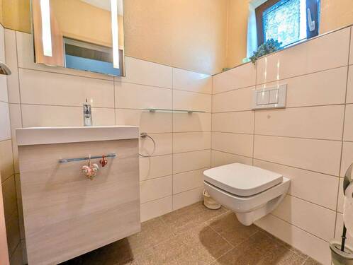 Renoviertes Gäste-WC EG - 