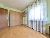 Zimmer OG mit Zugang Balkon - 