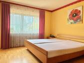 Zimmer OG mit Zugang Balkon - 