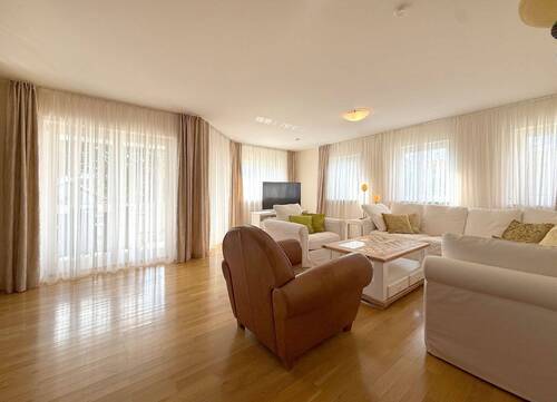 Wohnzimmer - 6 Zimmer Etagenwohnung in Rosbach vor der Höhe