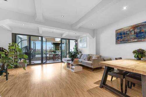 Wohn-/Esszimmer - 2 Zimmer Etagenwohnung zum Kaufen in Köln