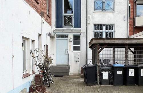 Hauseingang - 1 Zimmer Etagenwohnung in Buxtehude
