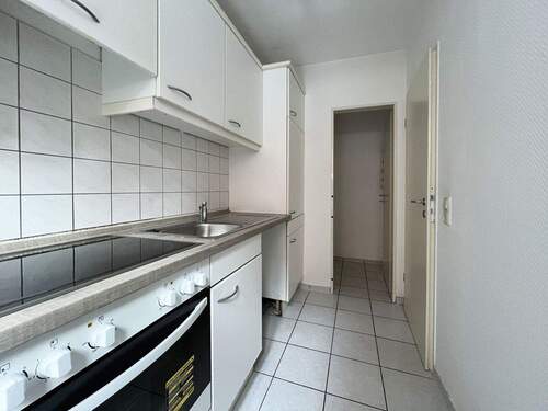 Küche mit Abstellraum - 