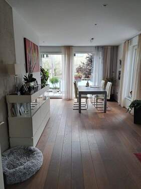 Wohnzimmer Richtung Essbereich - Etagenwohnung mit 109,00 m&sup2; in Leverkusen zum Kaufen