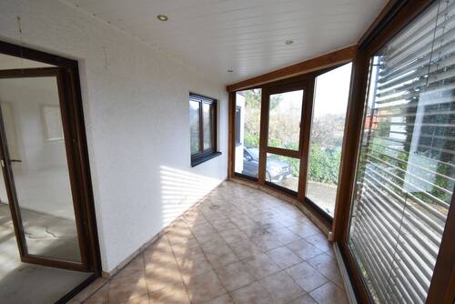Terrasse im Erdgeschoss - 5 Zimmer Einfamilienhaus in Dresden