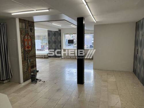 hochwertiger Fliesenboden - vielseitige Bürofläche mit ausgezeichneter Sichtbarkeit