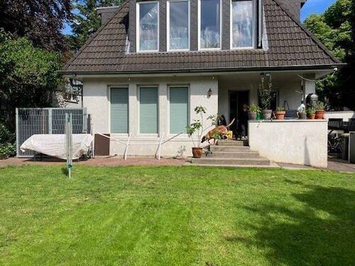 Süden und Terrasse - 21.600 € Nettokalt-Miete !!! Ebenerdig, modern, alleinige Grundstücksnutzung ca. 450 m², EG im ZFH, 3x Stellpl., 2x Carportpl.