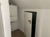 Eingangsbereich mit Etagenheizung (Gastherme) - 