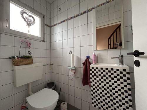 Gäste-WC Erdgeschoss - 