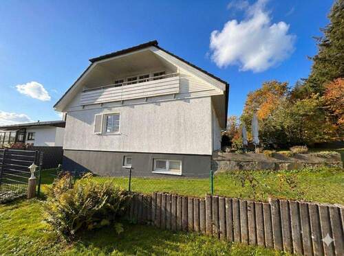 Seitenansicht - Einfamilienhaus mit 175,00 m&sup2; in Rennerod zum Kaufen