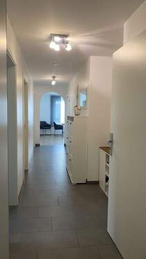 Flur - 3 Zimmer Etagenwohnung zum Kaufen in Stuttgart