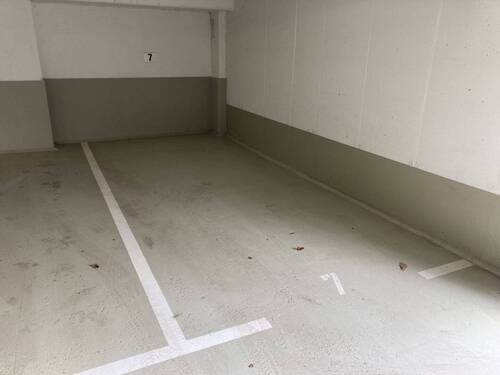 Tiefgaragenstellplatz - 