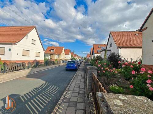 Blick auf die Straße - 5 Zimmer Einfamilienhaus in Magdeburg