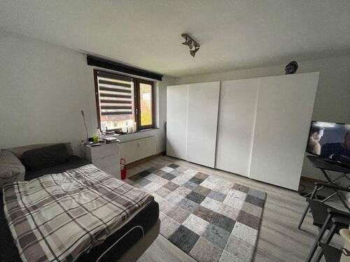 Schlafzimmer - 3 Zimmer Etagenwohnung zum Kaufen in Mosbach