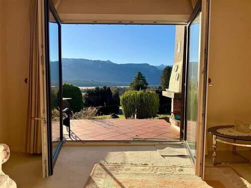 Die Aussicht vom Wohnzimmer - 5 Zimmer Mehrfamilienhaus, Wohnhaus zum Kaufen in Murnau a. Staffelsee