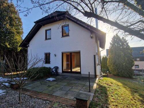 Rückansicht - 3 Zimmer Einfamilienhaus in Nisterau / Bach