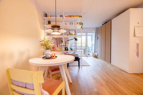 Wohnzimmer - 2 Zimmer Etagenwohnung in Ahrensburg