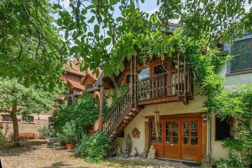 Hofansicht Apartmenthaus - Mehrfamilienhaus, Wohnhaus in Eckelsheim zum Kaufen