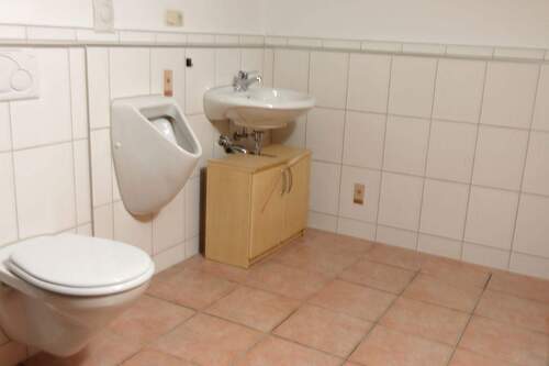 WC im Untergeschoss/Keller - 