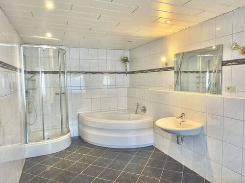 EG: Badezimmer - 