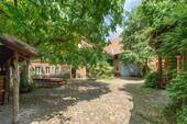 gemütlicher Innenhof - Hotel, Pension, Gasthof zum Kaufen in Eckelsheim