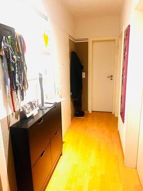 Flur - 3 Zimmer Etagenwohnung in Dresden