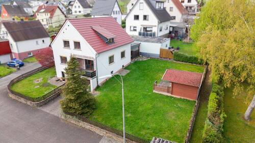 Seitenansicht - 7 Zimmer Einfamilienhaus in Nister