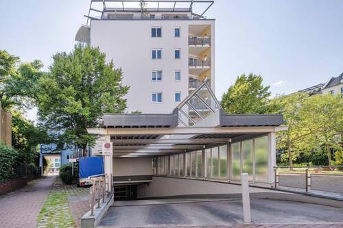 Hausansicht - Zentraler Duplex-Tiefgaragenstellplatz nahe der Kieler Brücke in Mitte
