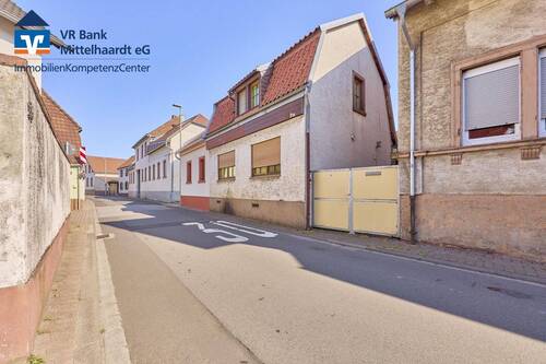 Hausansicht - Einfamilienhaus in Kleinkarlbach mit Potenzial!