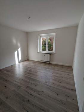 Wohnzimmer - Etagenwohnung mit 51,40 m² in Plauen zur Miete