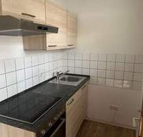 1 ZW mit separater Küche, Einbauküche, Balkon, EGHochparterre - Stellplatz im Innenhof optional möglich - Nürnberg Glockenhof