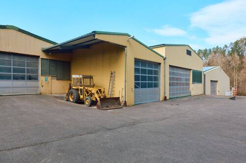 Halle 2 mit Nebengebäude - 