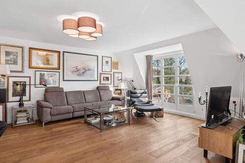 Wohnzimmer - 3 Zimmer Etagenwohnung zum Kaufen in Hamburg