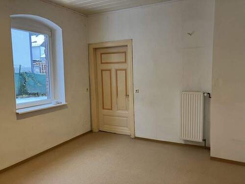 EG: Küche Richtung Esszimmer - 