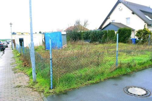 Grundstück straßenseitig - Grundstück in Krostitz