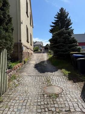Einfahrt zum Grundstück - 