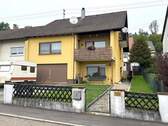 Außenansicht - Zweifamilienhaus mit viel Potenzial und Charme