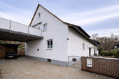 Hauseingang - 5 Zimmer Etagenwohnung zum Kaufen in Bubenreuth