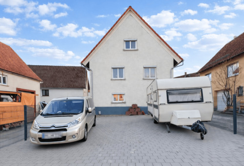Außenansicht - Freistehendes Einfamilienhaus mit großem Grundstück und umfangreichen Modernisierungen