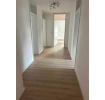 Helle 3,5-Zi-Wohnung mit Balkon & EBK, frisch renoviert gute Anbindung in Waldrandlage - Bietigheim-Bissingen