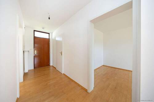 Einladender Eingangsbereich - 3 Zimmer Etagenwohnung in München