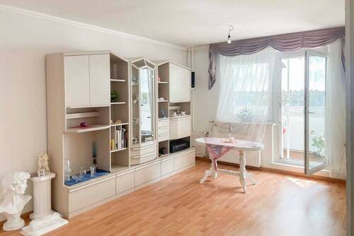 Wohnzimmer - 3 Zimmer Etagenwohnung zum Kaufen in Berlin