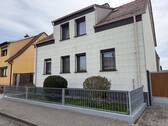 Haus Straßenansicht - 5 Zimmer Einfamilienhaus zum Kaufen in Georgenthal