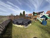 Pool und Spielplatz - 