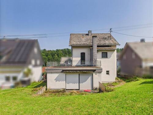 Rückseite / Gartenbereich - 6 Zimmer Mehrfamilienhaus, Wohnhaus zum Kaufen in Siegen