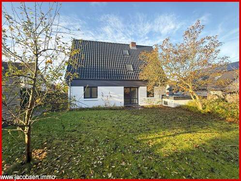 Ost-Ansicht - 9 Zimmer Einfamilienhaus in Schleswig