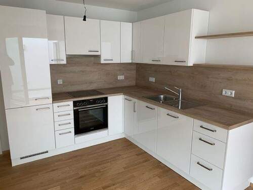 Küche - Großzügige 4-Zi.-Whg. mit Einbauküche