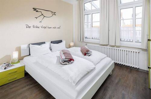 Schlafen OG - 7 Zimmer Mehrfamilienhaus, Wohnhaus zum Kaufen in Norderney