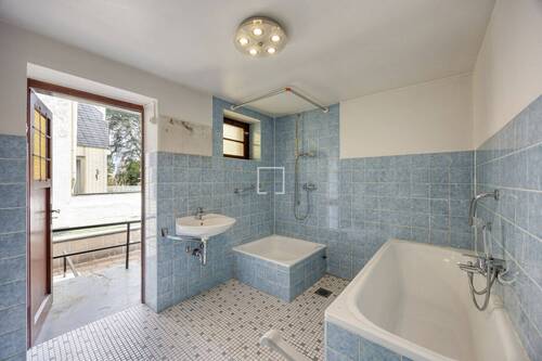 Bad EG mit Ausgang Terrasse - 