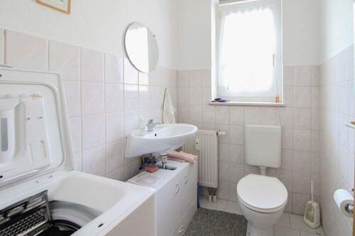 Gäste-WC - rechte DHH - 